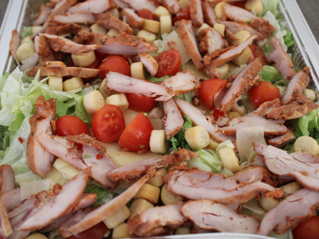 Caesari salat grillitud kanaga (1kg)
